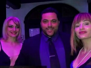 Aficionados en un club de swingers