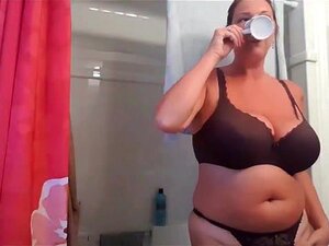 Mamá secreta. La mamá BBW te pide que mantengas esto en secreto