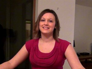 La caliente esposa de mi amigo de fiesta desnuda en mi casa