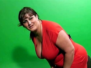 Ella lo encuentra clavando a una BBW en el estudio