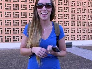 El culo jugoso de Kaylee Banks engañada y follada. La culona Kaylee