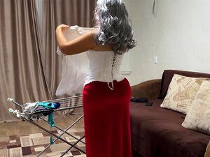 Este chico se folló a una vieja madrastra que me gustaría follar a