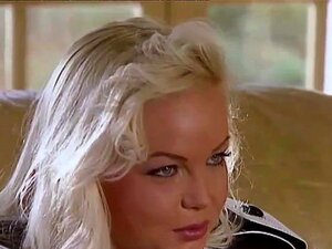Silvia Saint se folla al abogado y le drena la leche