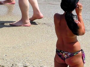 MILFs amateurs voyeur en topless en la playa - Video de Spy-Beach