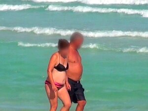 Polla enorme completamente satisfecha voyer. Gran poste para una chica