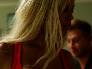 La rubia de grandes tetas Bridgette B. follando una gran polla