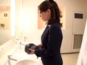 La chica japonesa más caliente Yayoi Yanagida en una exótica escena