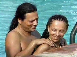 Diversión oral en la piscina, lo siento, sin follar esta vez.