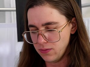 El médico físico Will Braun follado por el novato Drake Von