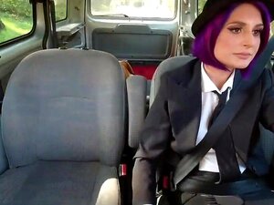 SUGARBABESTV: Elena Hatzi, sexy taxista griega