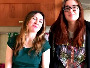 Ersties: Bebé lesbiana se lo chupa a su amiga