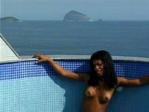 Chica brasileña fea folla a un tipo negro