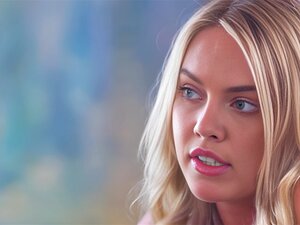 Increíble artista rubia de gran culo Rachel Harris posó totalmente