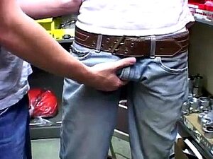 Sexo gay en el agua y porno gratis, culturistas masculinos con grandes