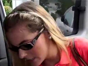 La linda Kendra Lynn dando una mamada, la estrella porno Kendra Lynn