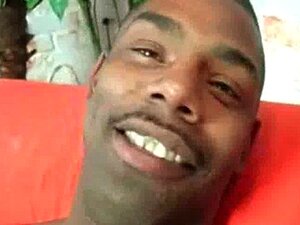 Mamadas interraciales para un semental negro bien dotado