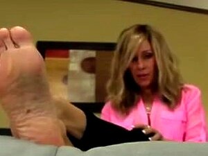 MILF caliente con pies calientes JOI.mp4