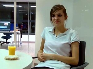 ¡Su vecino era un pervertido! Cómo se lo folló Ainara