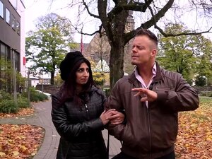 Un tipo alemán recoge a su novia turca con amor