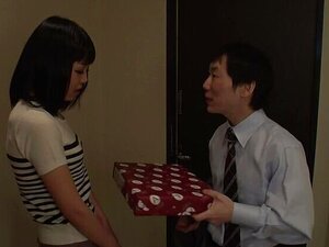 La elegante Nozomi Yui está haciendo la mejor mamada de mi vida