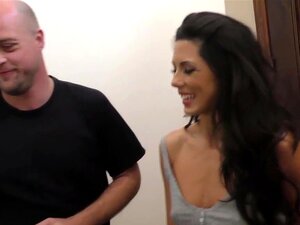 Alexa Tomas se lleva dos BBCs - Cuckold Sessions, Mr. y Mrs. Tomas son