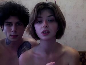 ¡Mira esta candente y auténtica sesión de sexo webcam de esta