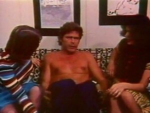 Candida Royalle y Leah LeFleur en The Analyst Clip, Preston tiene