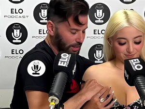 LORE SOFIA MUESTRA SUS TETAS GRANDES NATURALES CON ELO PODCAST