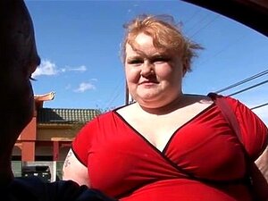 Un tipo se folla a su caliente y gorda novia