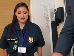 DEVIANTE - Madrastra latina oriental que me gustaría follar con tetas