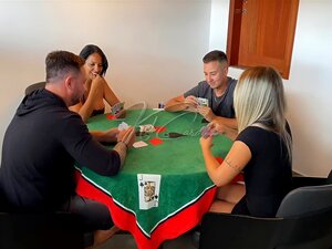 ¡Un juego de cartas terminó en un intercambio de parejas con Kel